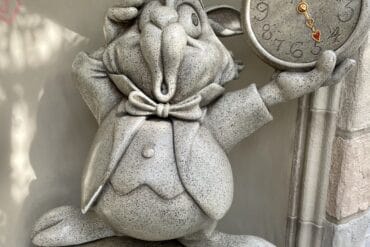 Alice in Wonderland Ride Review 86 White Rabbit holding pocket watch