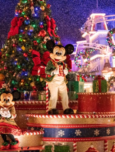 Mickey’s Very Merry Christmas Party Returns Nov. 8th to Magic Kingdom 19 Mickey and Minnie on parade float