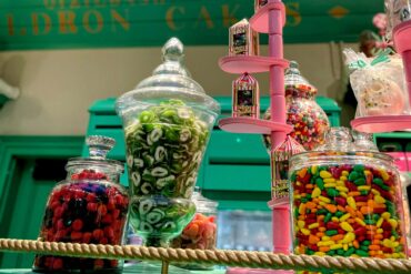 From Butterbeer to Shepherd's Pie – Must-Do Dishes at The Wizarding World of Harry Potter 278 Candy at Honeydukes in the Wizarding World of Harry Potter at Universal Orlando