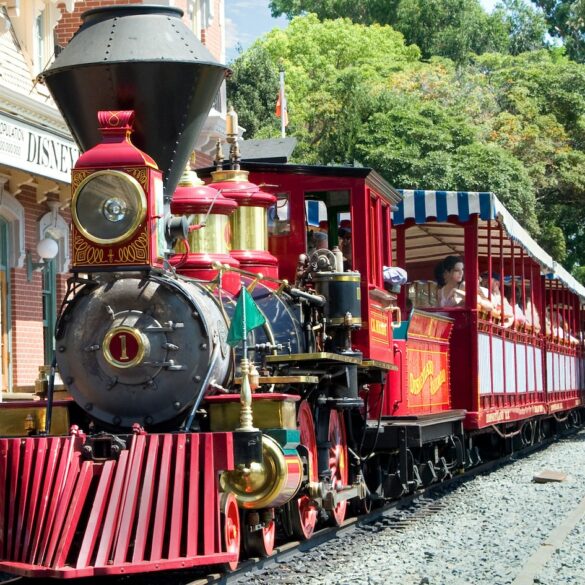 Disneyland Railroad Review - Park Savers