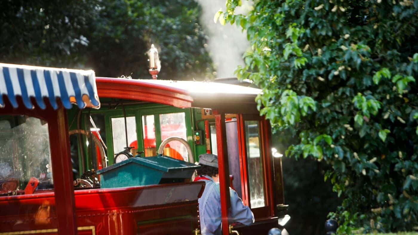 Disneyland Railroad Review - Park Savers