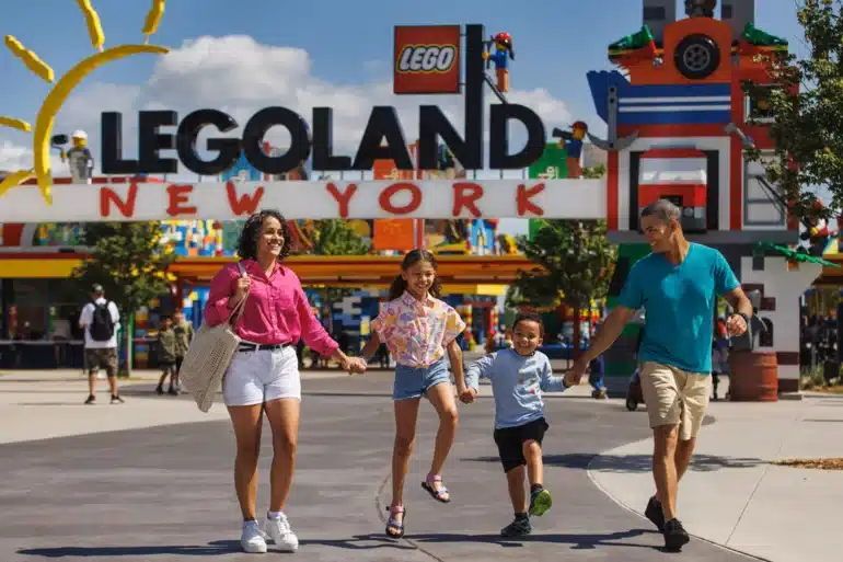New York LEGOLAND Resort 148 Sign