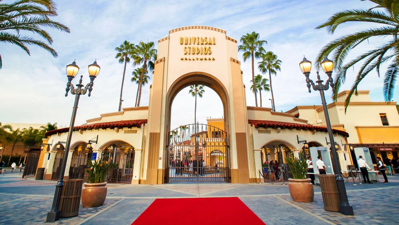 Buying Universal Studios Hollywood Discount Tickets - Park Savers