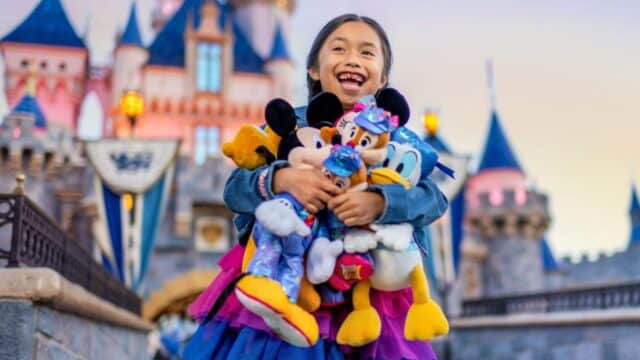 コレクション L EARTH disneyparks DLR Celebrate Disneyland's 70th Anniversary with Magical Merchandise